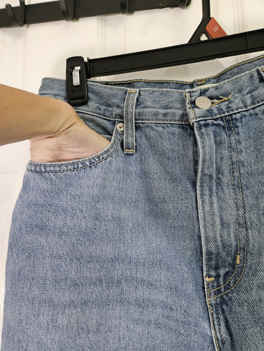 Women's Levi '94 Baggy Jeans - Picture 4 of 12